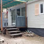 Mobil-home Avec Jacuzzi Pour 4 Personnes Et Terrasse - Api-1-52-465