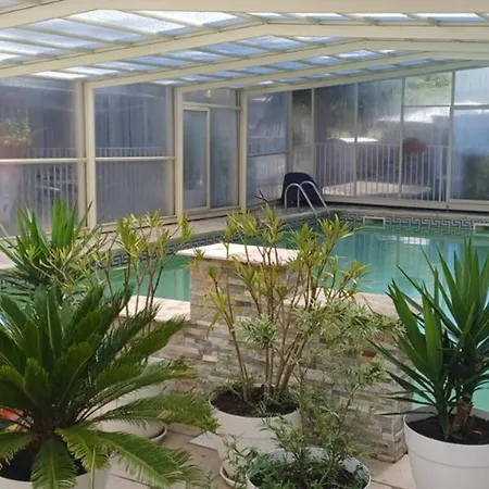 Mobil-home Avec Jacuzzi Pour 4 Personnes Et Terrasse - Api-1-52-465 *