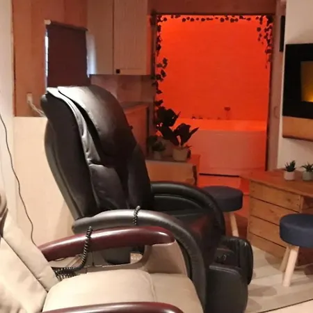 Camping Mobil-home Avec Jacuzzi Pour 4 Personnes Et Terrasse - Api-1-52-465 *