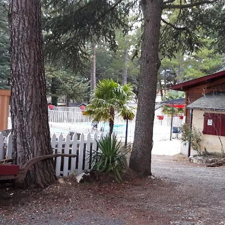 Mobil-home Avec Jacuzzi Pour 4 Personnes Et Terrasse - Api-1-52-465 *